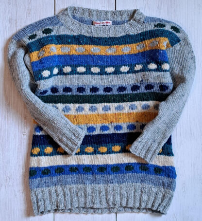 Pünktchen-Pulli aus Donegal Tweed, Größe 110